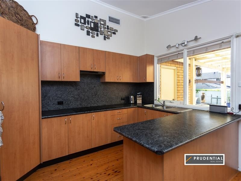 11 Spicer Ave, Hammondville NSW 2170