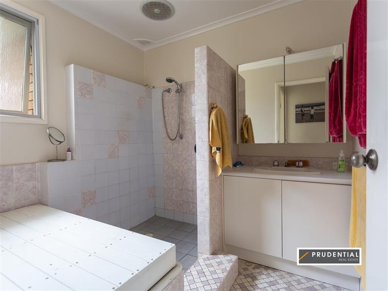 11 Spicer Ave, Hammondville NSW 2170