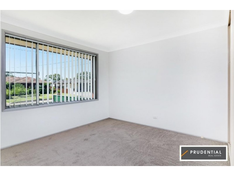 27 Darling Ave, Lurnea NSW 2170