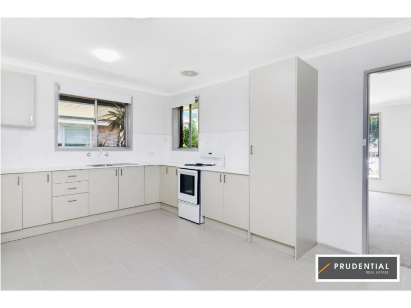 27 Darling Ave, Lurnea NSW 2170