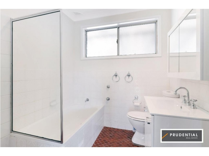 27 Darling Ave, Lurnea NSW 2170