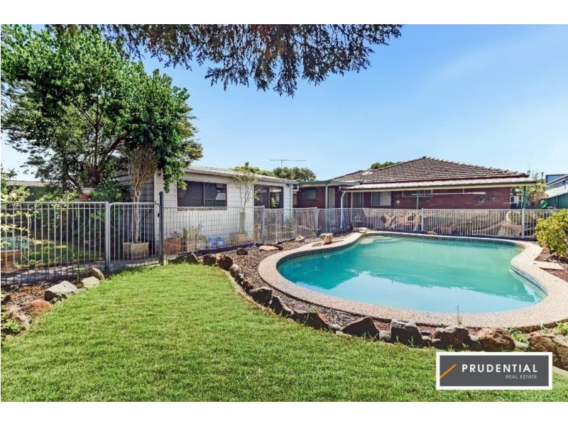 27 Darling Ave, Lurnea NSW 2170