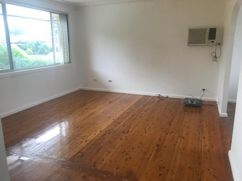 9 Taloma Ave, Lurnea NSW 2170