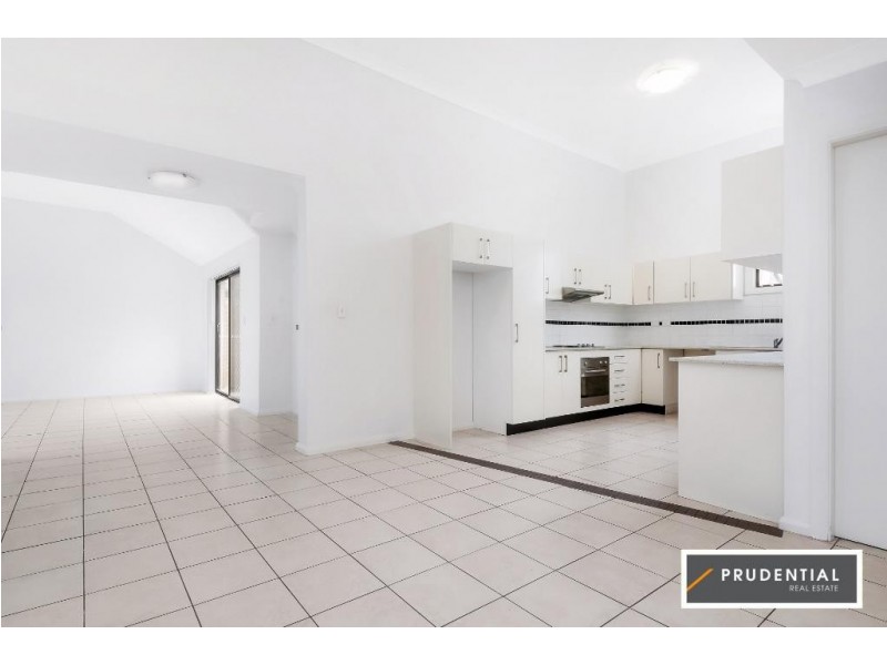 13/21-23 Hinkler Ave, Warwick Farm NSW 2170