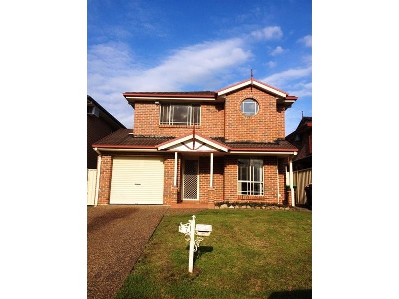 2/7 Cordelia Crescent, Green Valley NSW 2168