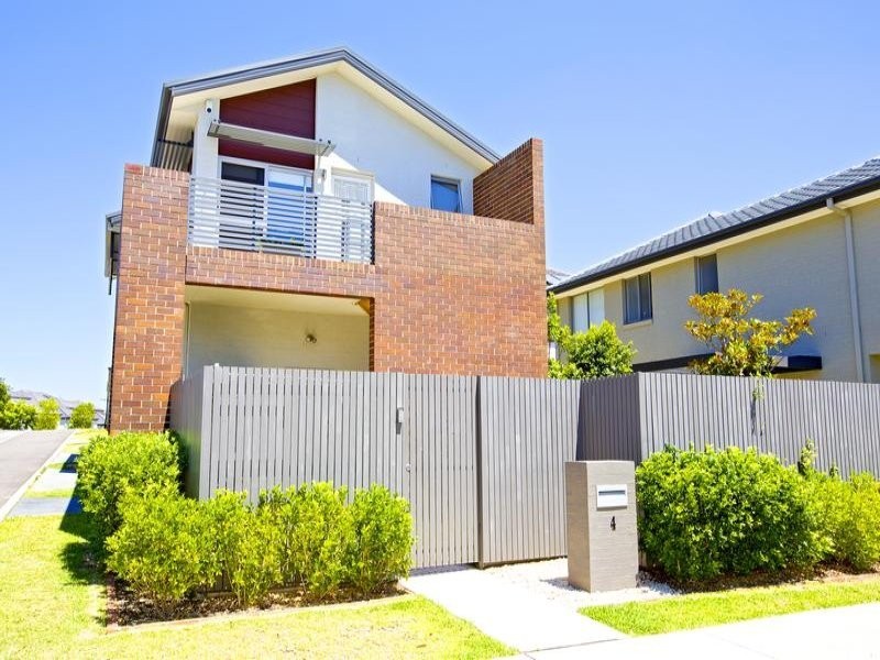 4 Connellan Avenue, Middleton Grange NSW 2171