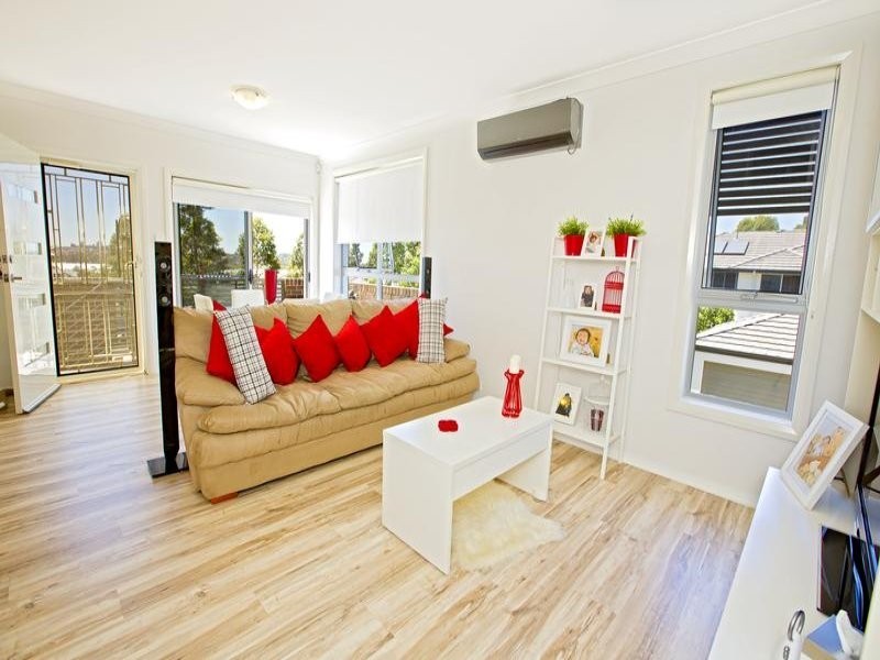 4 Connellan Avenue, Middleton Grange NSW 2171