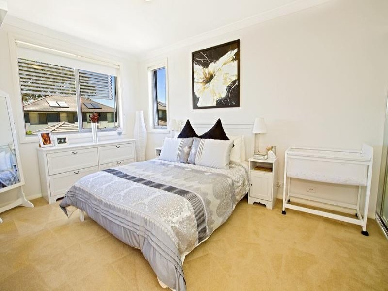 4 Connellan Avenue, Middleton Grange NSW 2171