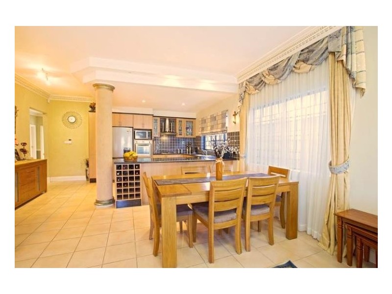 25 Greenway Drive, West Hoxton NSW 2171