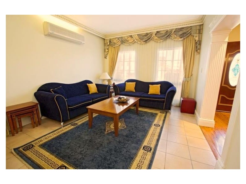 25 Greenway Drive, West Hoxton NSW 2171