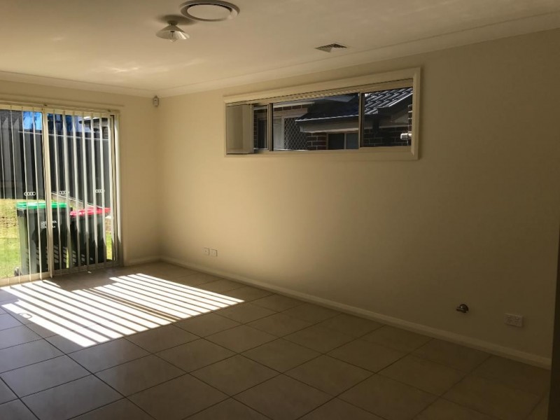 40 Affleck Gardens, Middleton Grange NSW 2171