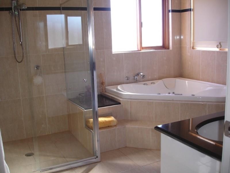 114 Greenway Drive, West Hoxton NSW 2171