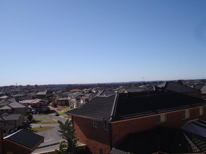 114 Greenway Drive, West Hoxton NSW 2171