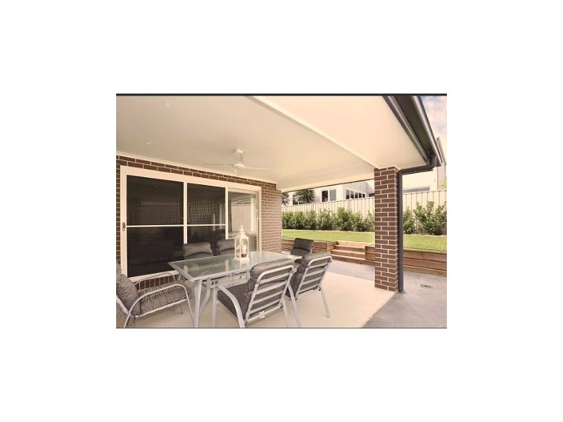 4 Dekanzo Avenue, Middleton Grange NSW 2171