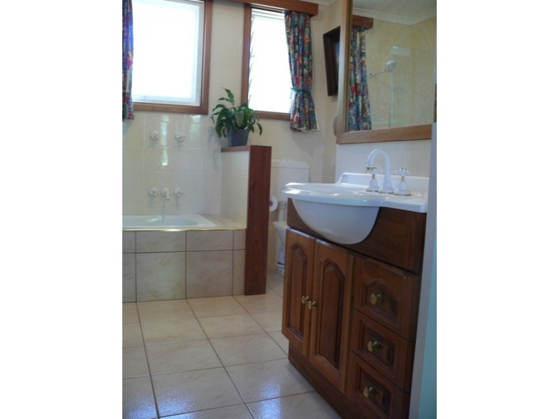 16 Howard St, Torrens ACT 2607