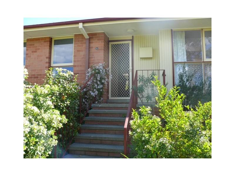 16 Howard St, Torrens ACT 2607