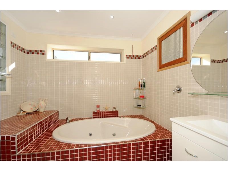 34 Aurora Close, Mawson ACT 2607