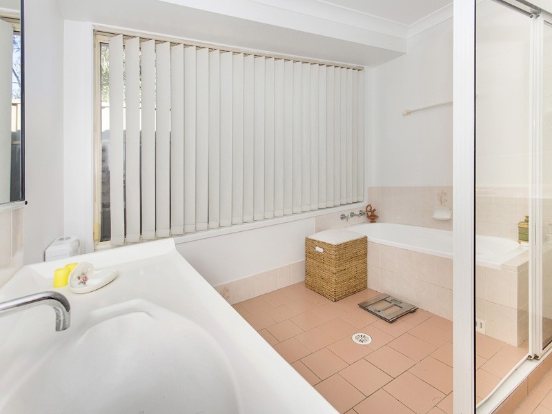 49 Barton Drive, Kiama Downs NSW 2533