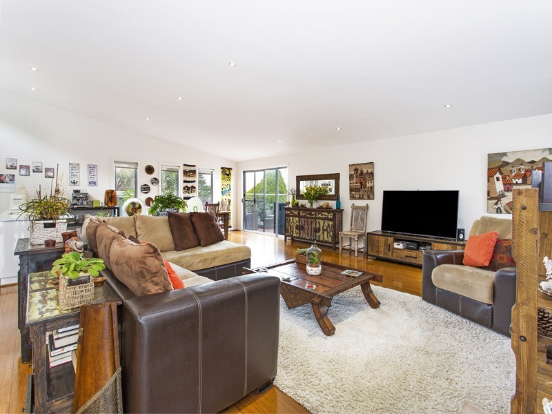100 Riverside Drive, Kiama Downs NSW 2533