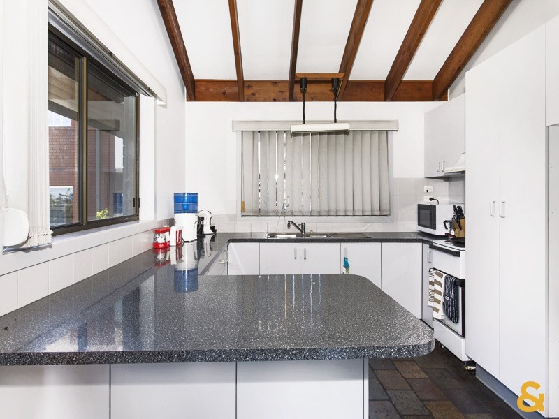 94 Lake Heights Road, Lake Heights NSW 2502