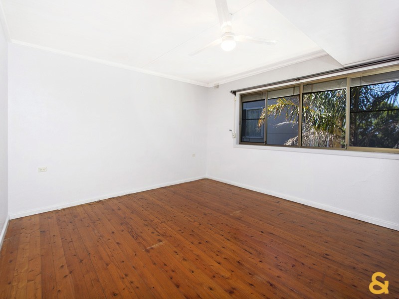 94 Lake Heights Road, Lake Heights NSW 2502