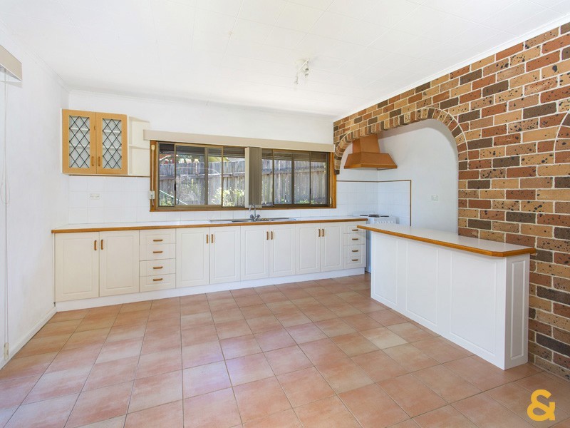 94 Lake Heights Road, Lake Heights NSW 2502