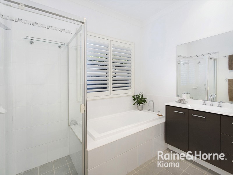 9 Riverside cres, Haywards Bay NSW 2530