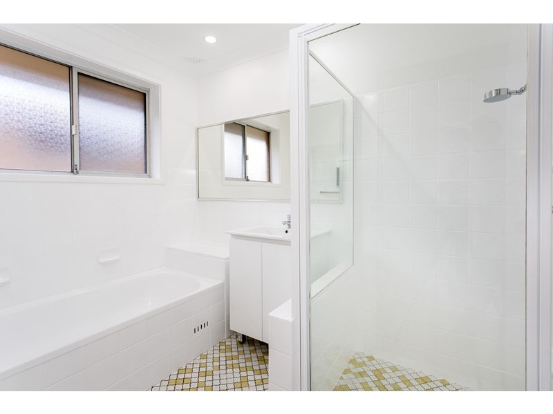 37 Johnson st, Kiama Downs NSW 2533