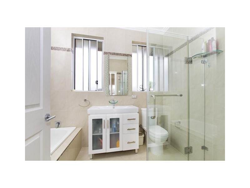 8 Seaview Street, Kiama NSW 2533