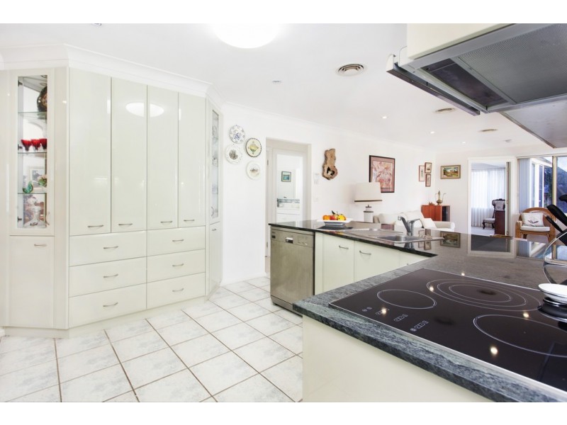 11 MOONA AVENUE, Kiama Downs NSW 2533