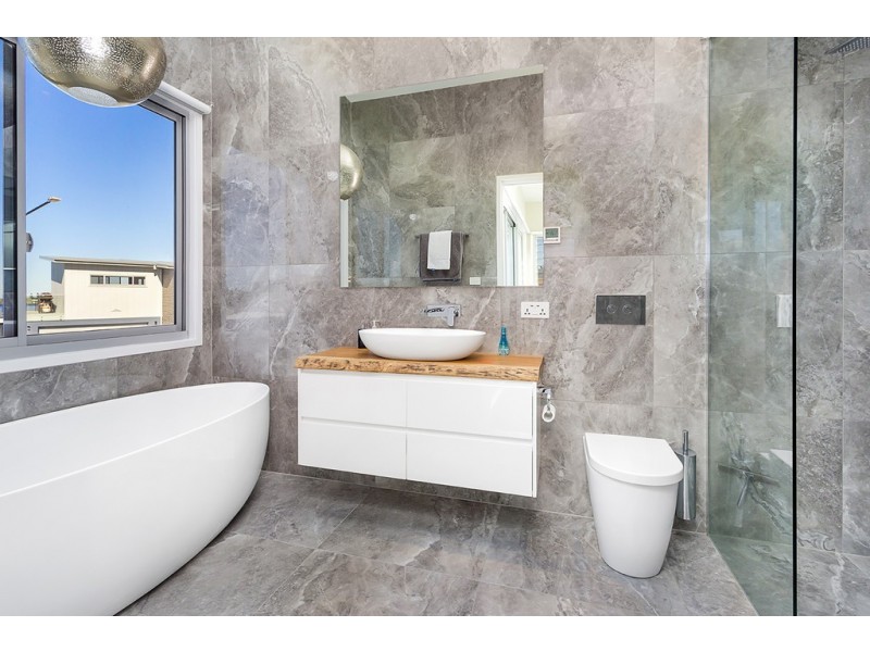 1 Northpoint Place, Bombo NSW 2533