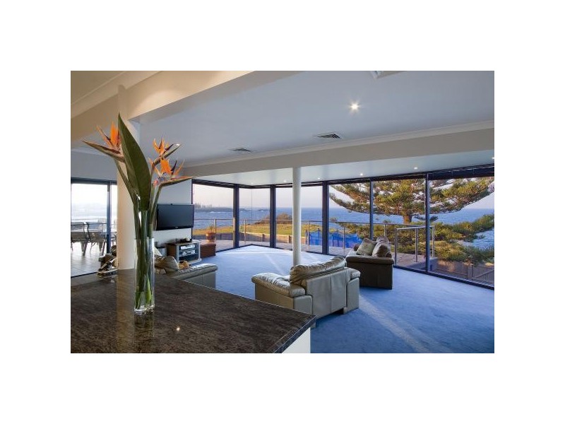 2 Gwinganna Avenue, Kiama NSW 2533