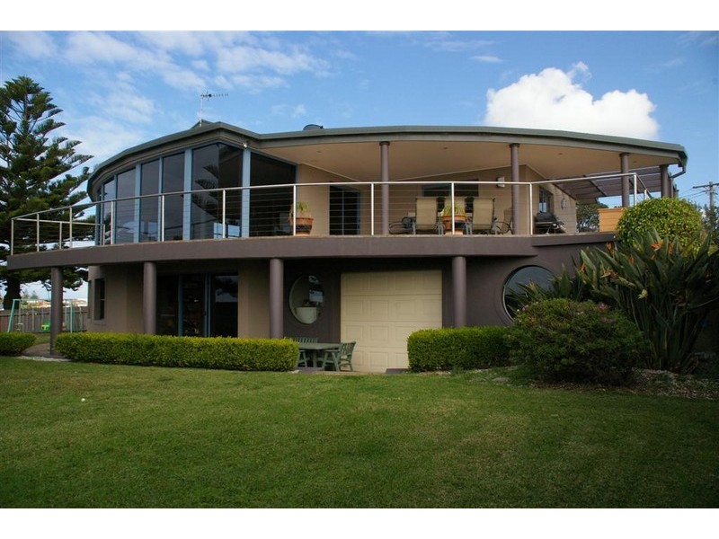 2 Gwinganna Avenue, Kiama NSW 2533