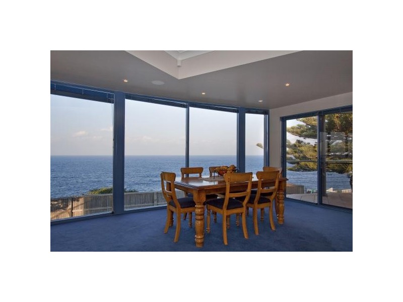 2 Gwinganna Avenue, Kiama NSW 2533