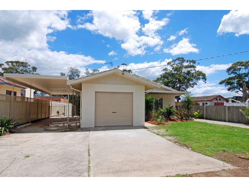 12 Charles Ave, Minnamurra NSW 2533