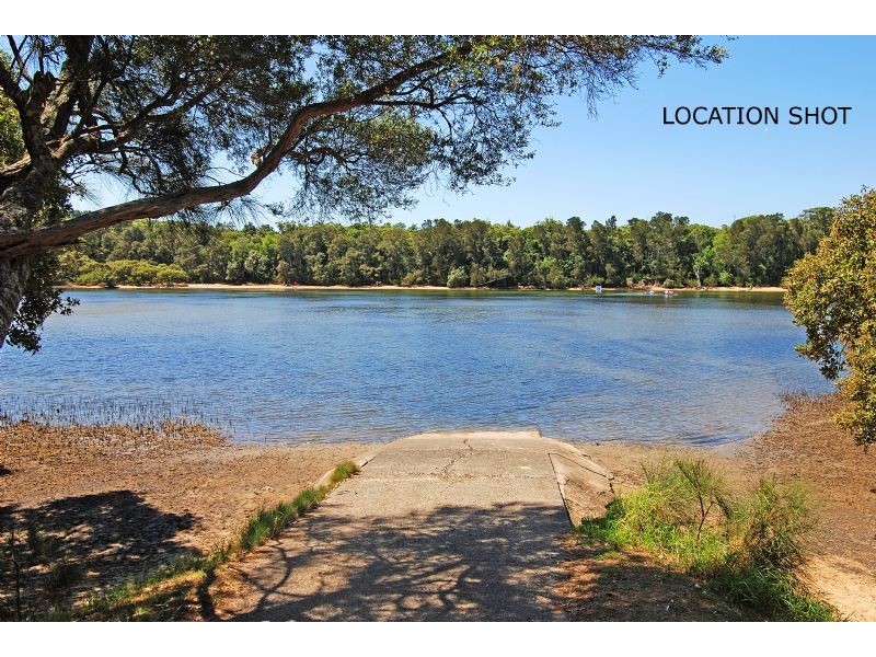 12 Charles Ave, Minnamurra NSW 2533