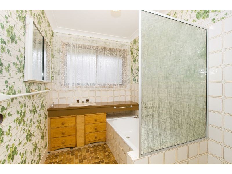 15 Alexander Ave, Kiama Downs NSW 2533