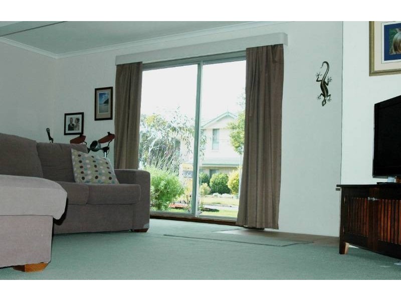 17 Kurrawa Ave, Kiama Downs NSW 2533
