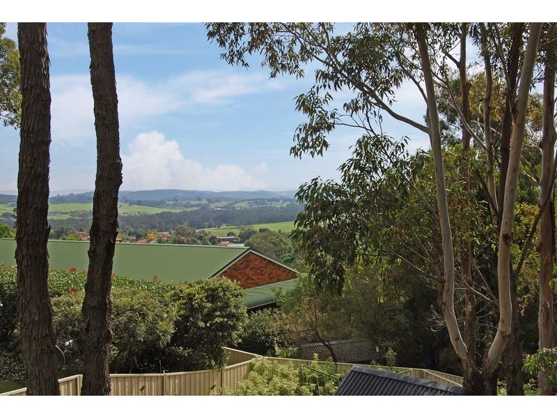 18 Michael Crescent, Kiama Downs NSW 2533