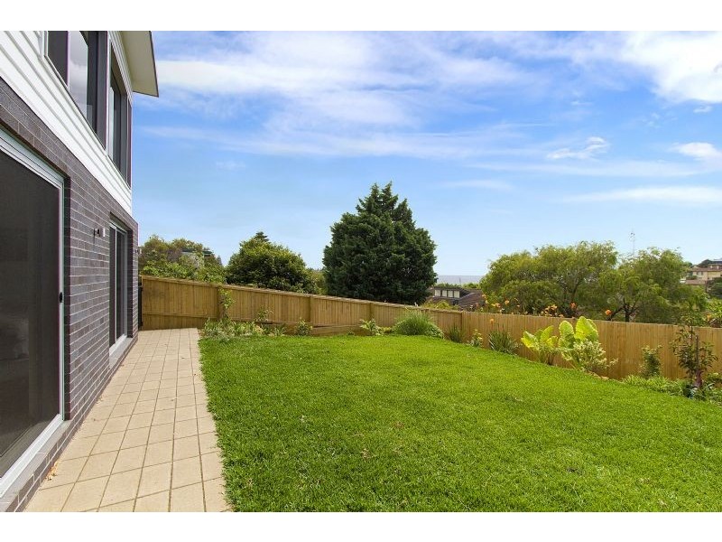 24 Holden Avenue, Kiama NSW 2533