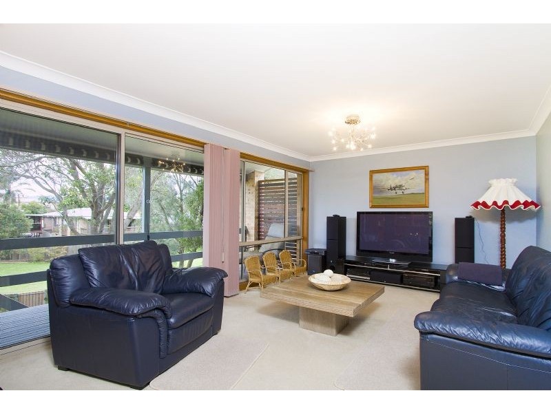 12 Barton Drive, Kiama Downs NSW 2533