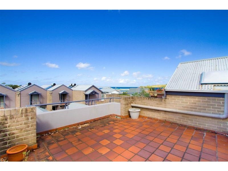 2/128 Charles Ave, Minnamurra NSW 2533