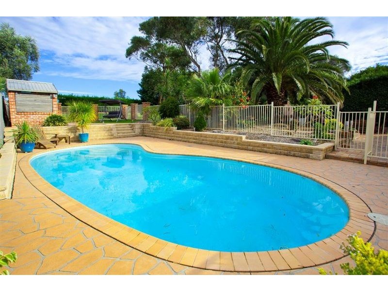 60 Barton Drive, Kiama Downs NSW 2533