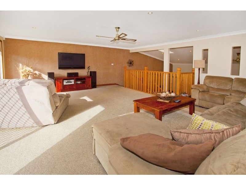 60 Barton Drive, Kiama Downs NSW 2533