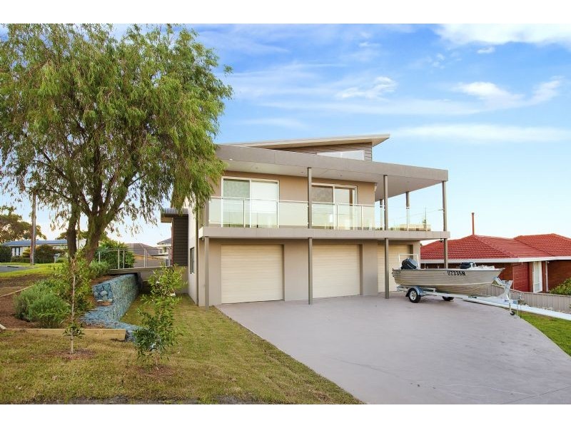 2 Lindsay Ave, Kiama Downs NSW 2533