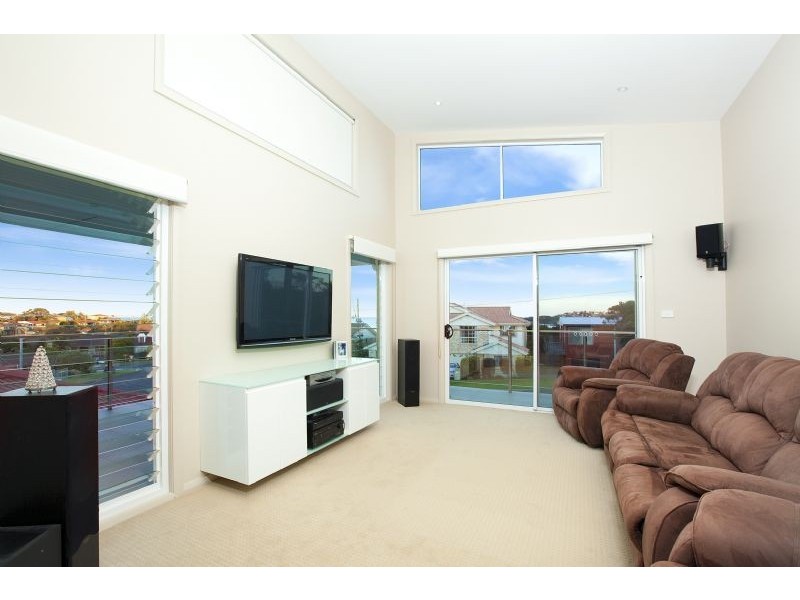 2 Lindsay Ave, Kiama Downs NSW 2533