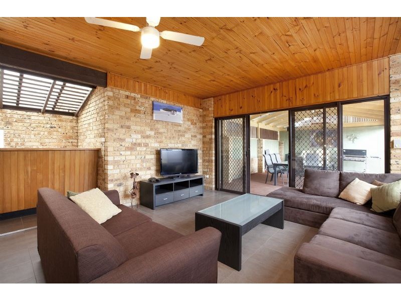 50 Barton Drive, Kiama Downs NSW 2533