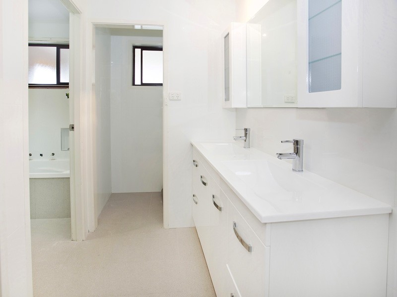 108 Riverside Drive, Kiama Downs NSW 2533