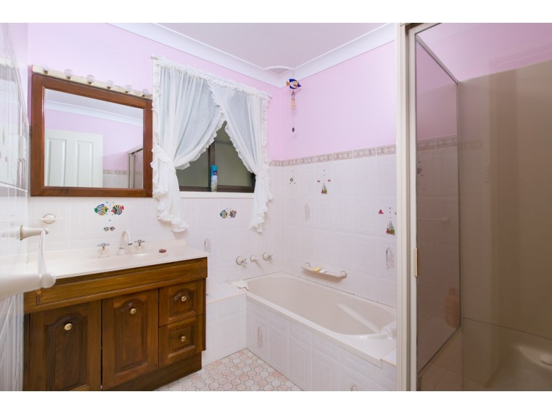 9 Alexander Avenue, Kiama Downs NSW 2533