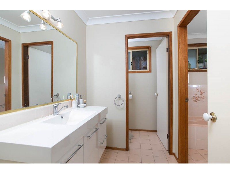 19 Henry Parkes Drive, Kiama Downs NSW 2533